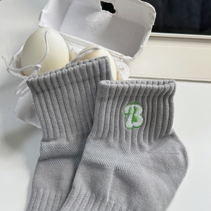 B218-W126-P30夏季短中筒袜字母刺绣棉质日系潮流男女纯色袜子ins图片