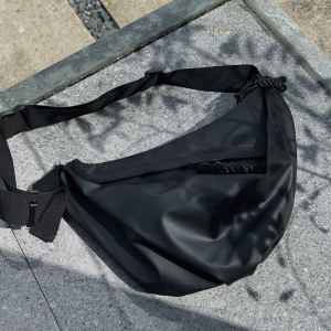 B218-B50-P45潮流斜挎背包胸包男女休闲拉链包新款秋冬2024