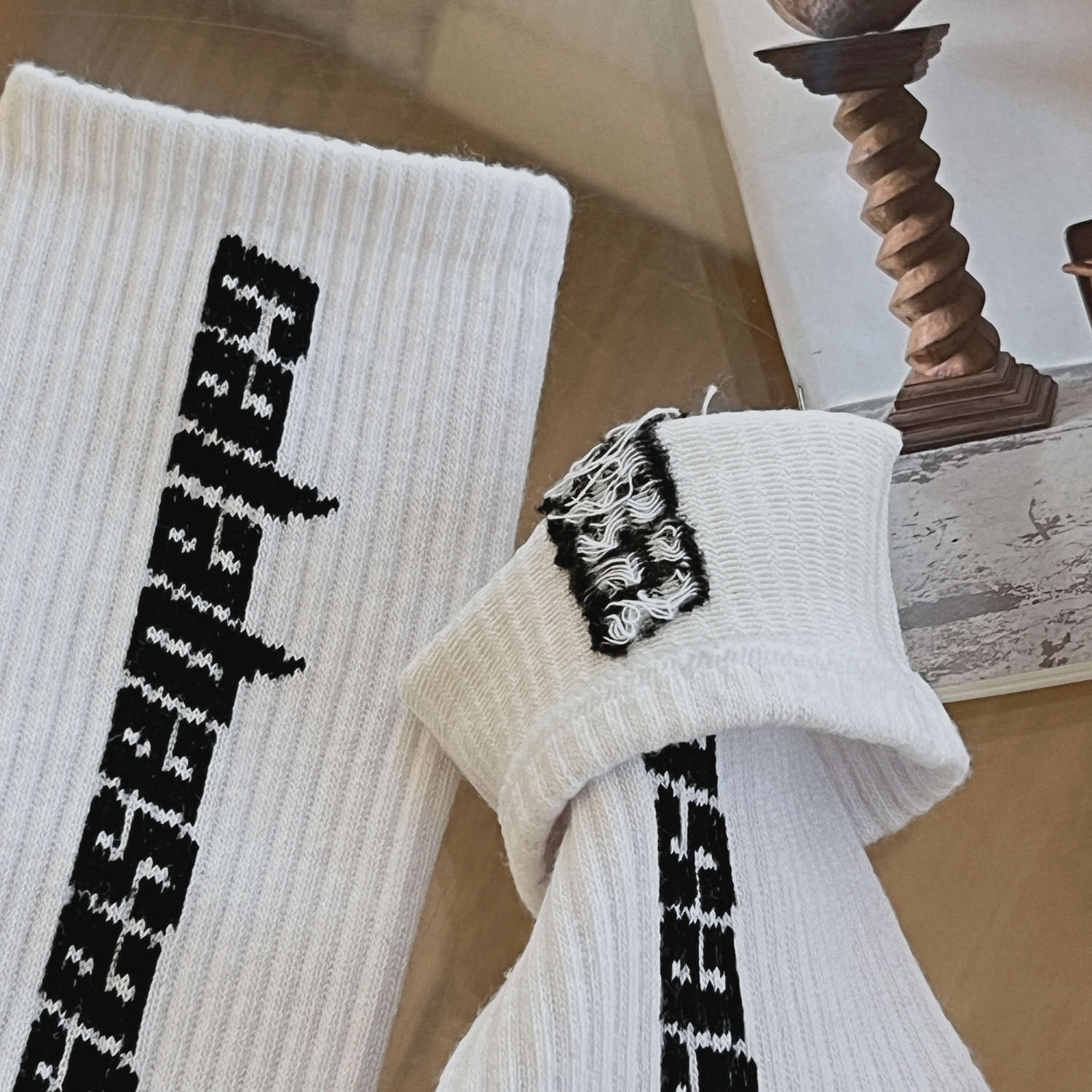 B218-W125-P10潮流字母中筒棉袜新款男女袜子黑色白色，袜子，电商B218