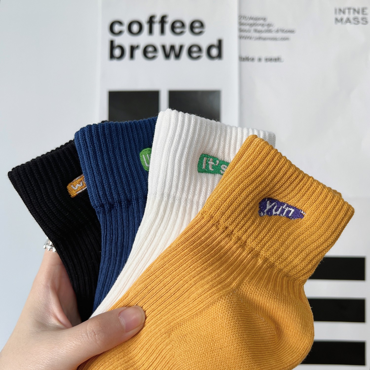 B218-W128-P20中筒袜棉袜刺绣韩版学院风百搭纯色运动风袜子，袜子，电商B218