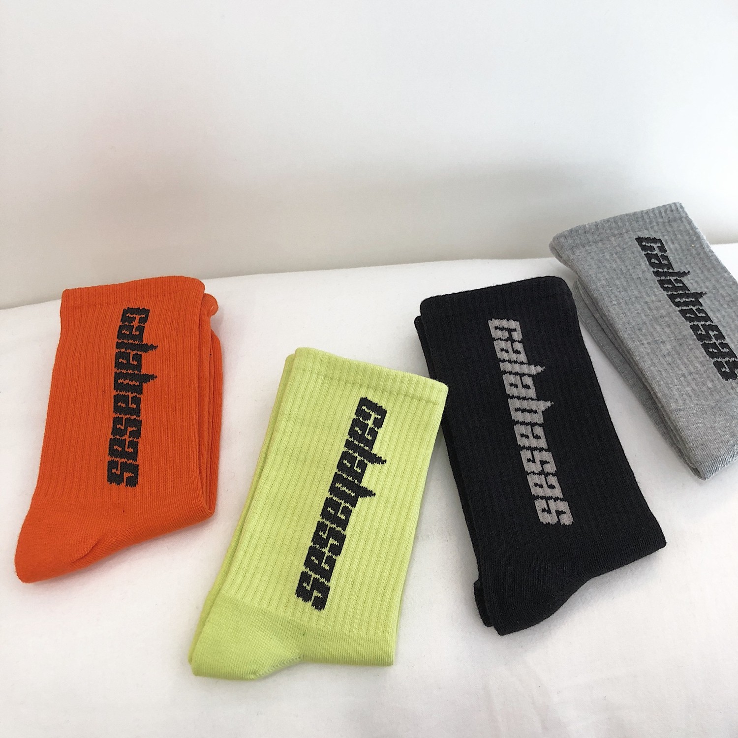 B218-WT77-P30运动休闲学生潮流棉袜子高中筒字母提花吸湿男通用，袜子，电商B218