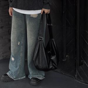B218-B51-P45男生休闲单肩斜挎饺子包大容量ins复古风秋冬韩休闲图片