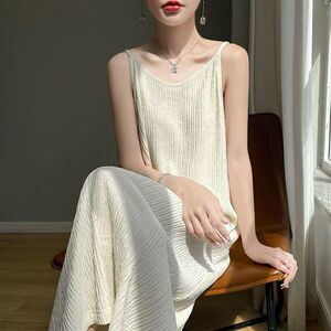 白色千叶褶皱吊带连衣裙女士时尚显瘦裙子休闲百搭宽松垂感连衣裙