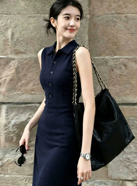 法式赫本风感藏青色连衣裙女2026新款收腰气质通勤无袖裙子