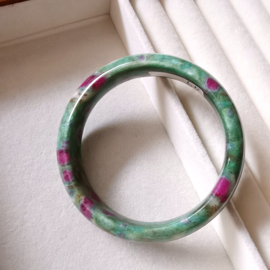天然油画般迷人风玉石水晶
