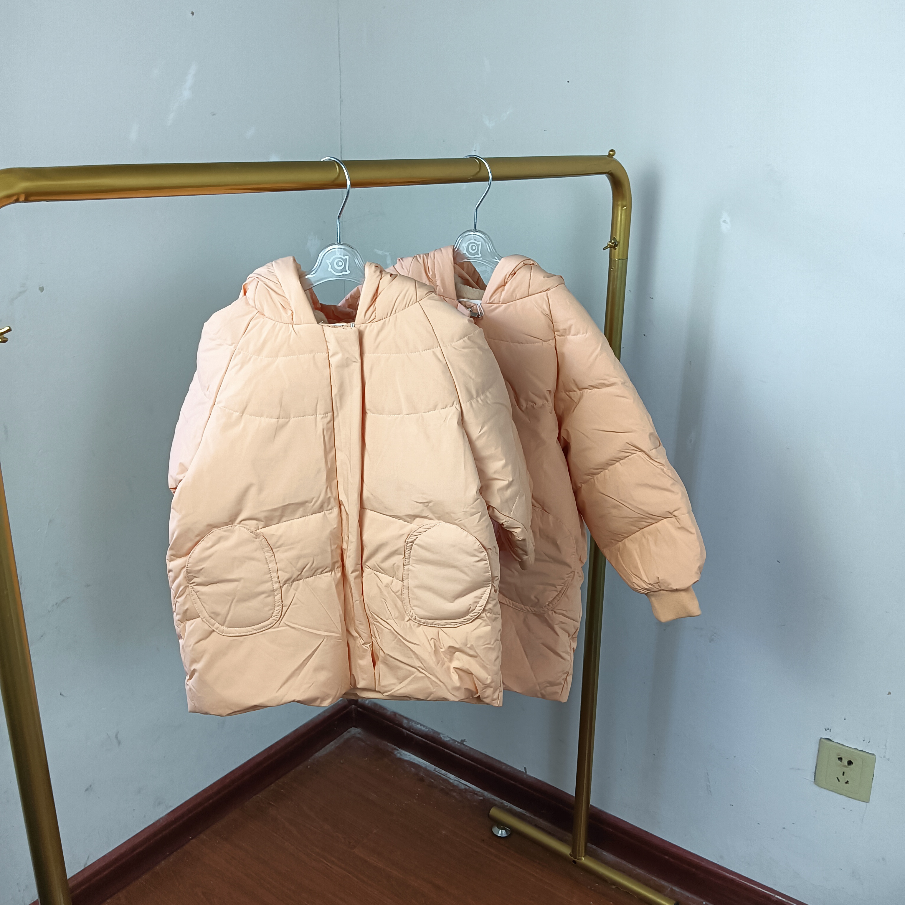秋冬季儿童连帽羽绒服中款白鸭绒卡通动物造型女孩外套