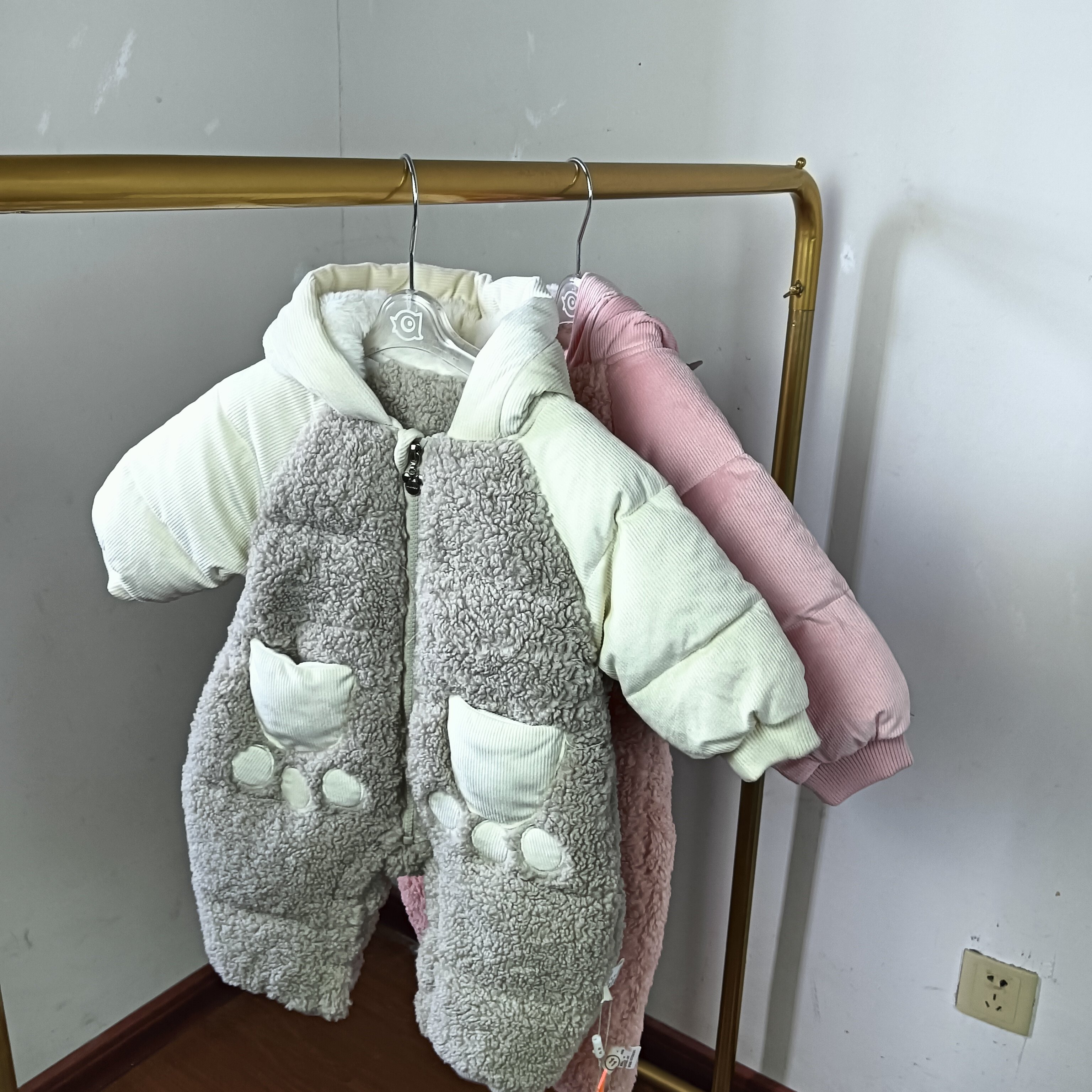 冬天外出抱衣服宝宝连体衣秋冬季保暖加厚棉衣加绒服套装送新生儿