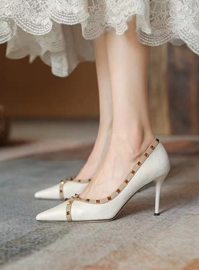 朱朱家292901正品秋季新品细跟铆钉欧美时尚女神鞋现货来袭