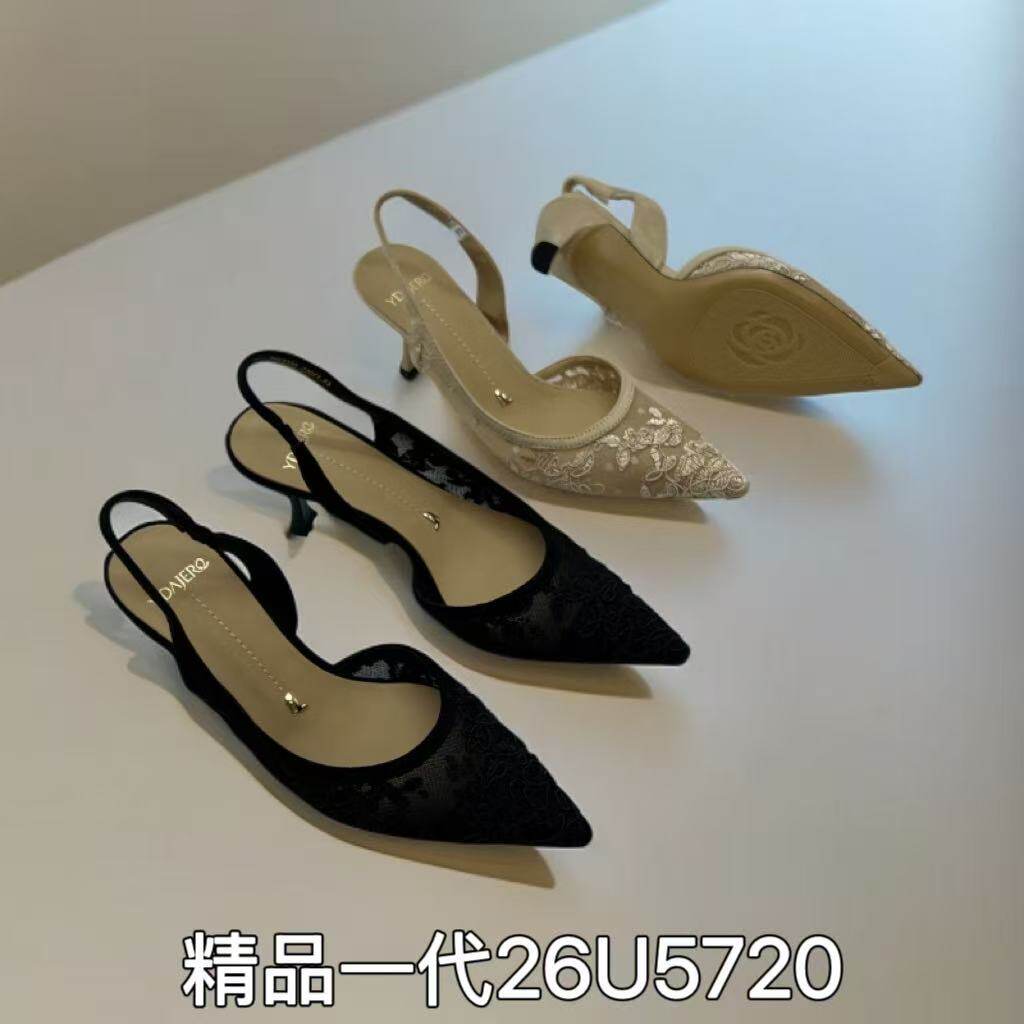 一代佳人正品蕾丝网纱后空新款绝美刺绣尖头细跟包头凉鞋26U5720