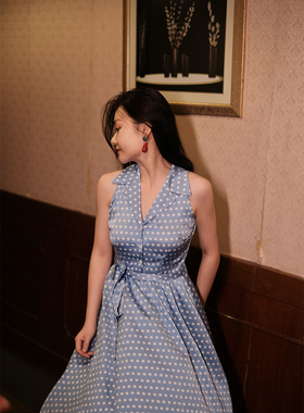 夏季复古翻领连衣裙女蓝色波点优雅无袖法式缎面光滑高级感长裙