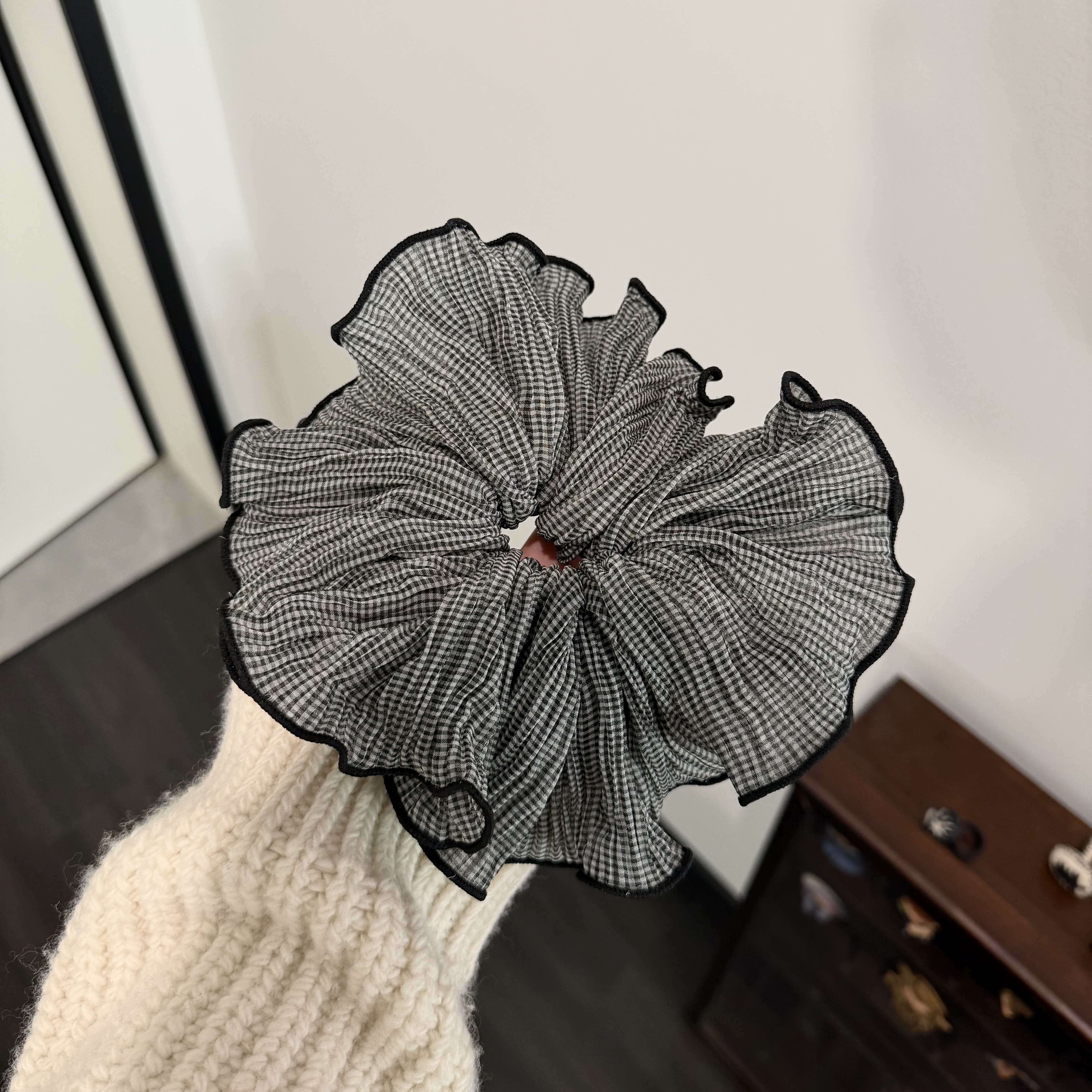 「格格圈」这个颜色很漂亮!!很美的灰色 很适合春夏搭小裙子