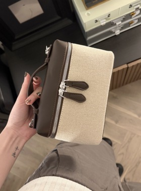 「小方盒」简约百搭 比较适合春夏秋 可调节背带斜挎包复古手拎包