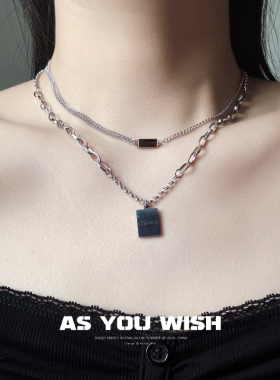 双层黑色字母方牌项链