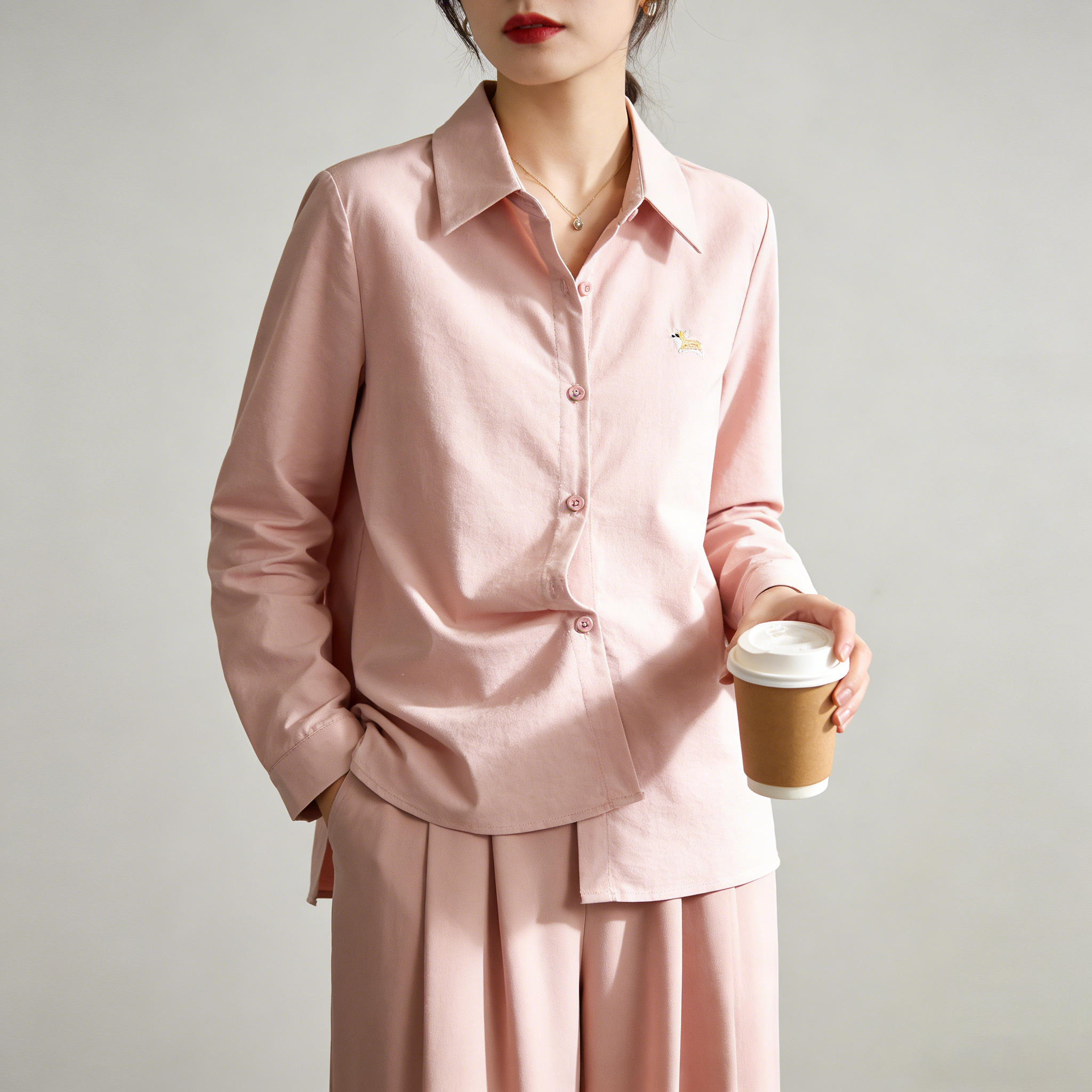 通勤风粉色小狗刺绣衬衫女2026春夏季新款长袖宽松显瘦设计感上衣,女装/女士精品,衬衫,淘宝优惠券,粉丝福利购,淘宝优惠卷