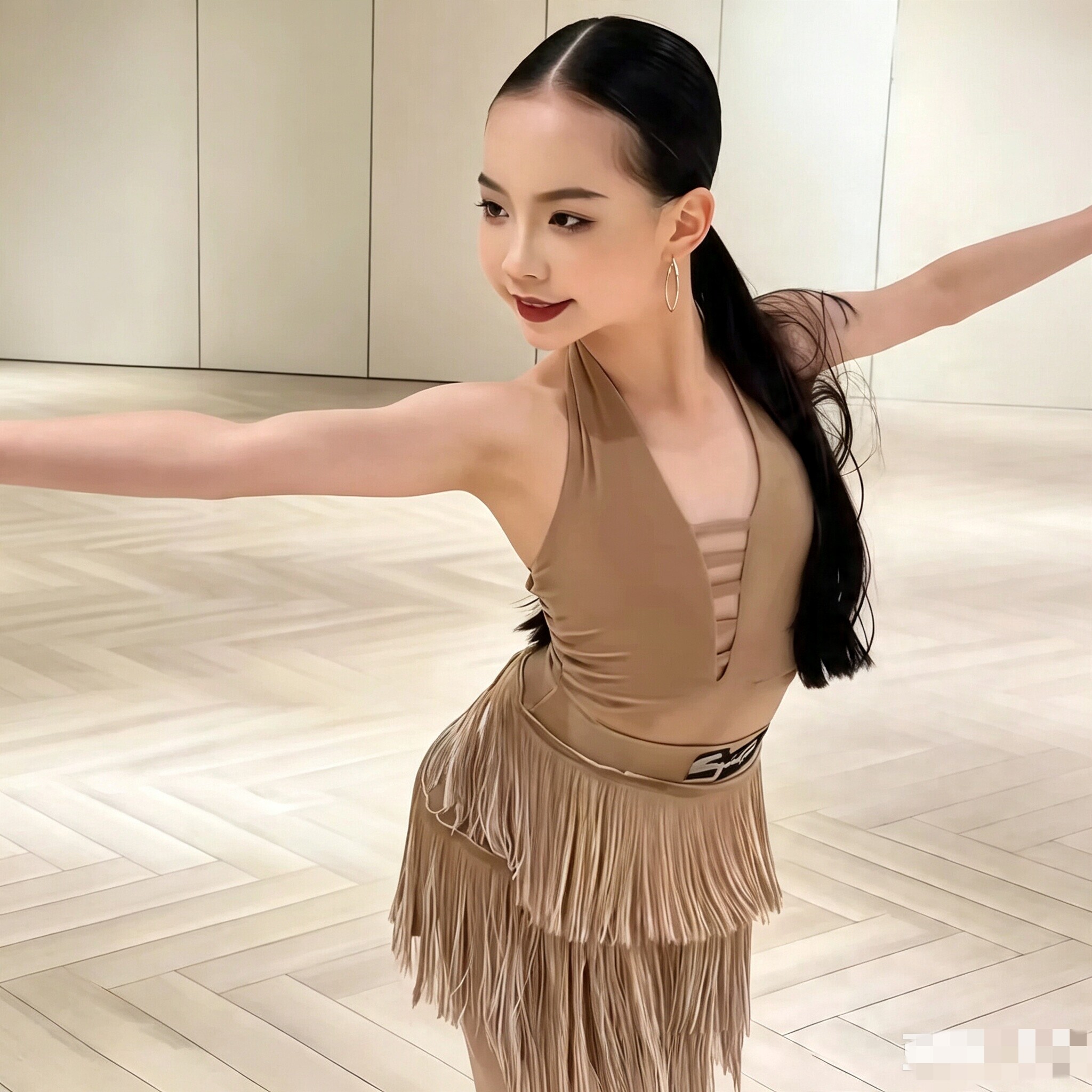 2026新款拉丁舞服女童夏季连衣裙带底裤练功服黑色时尚套装比赛服