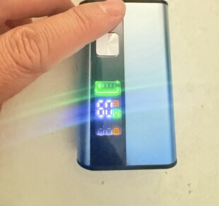 60瓦主机 送2个原厂头 C口充电 不带18650电池 颜色随机发
