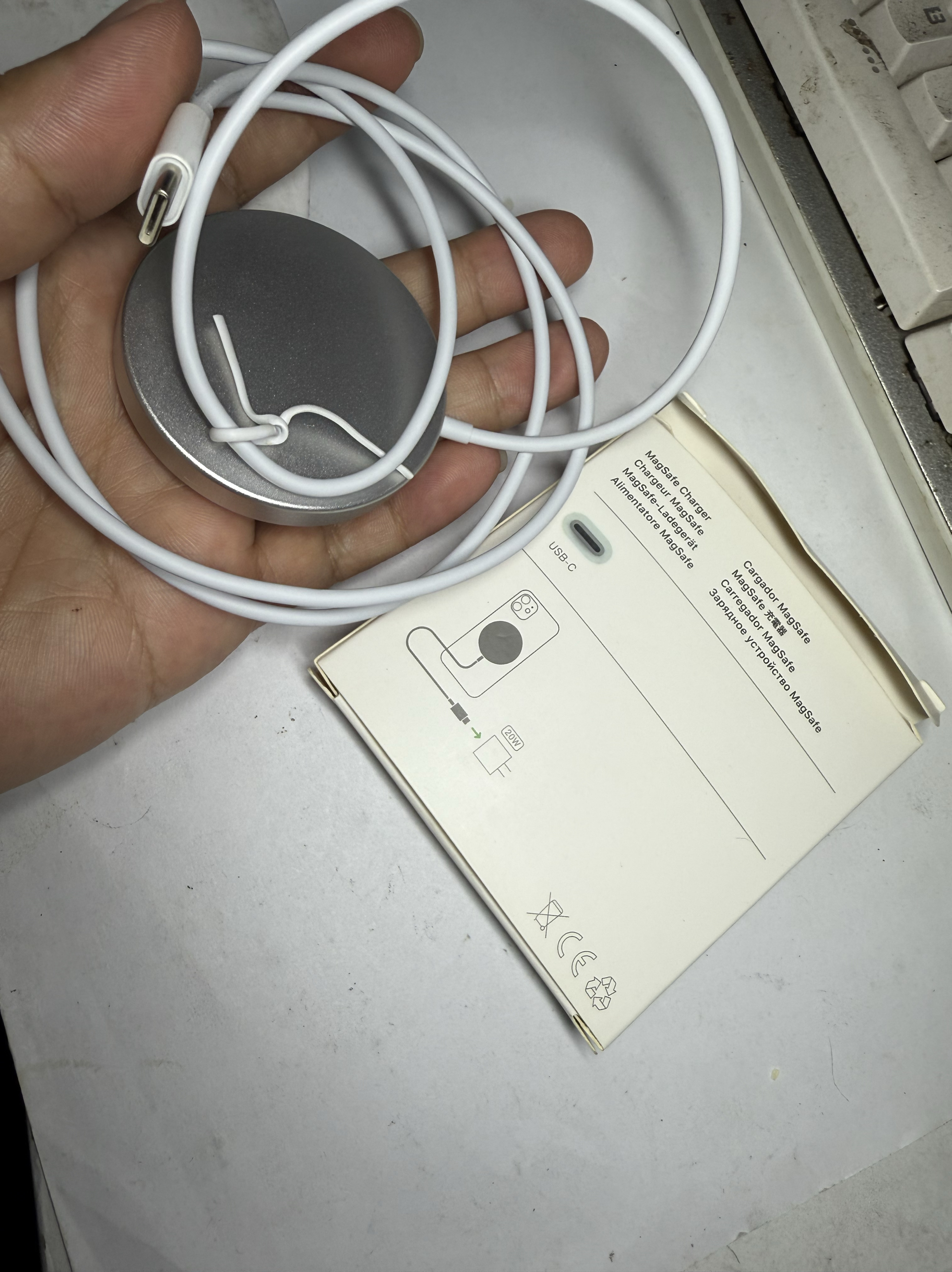 苹果手机无线充电器磁吸iPhone 13/14/15/16 Pro