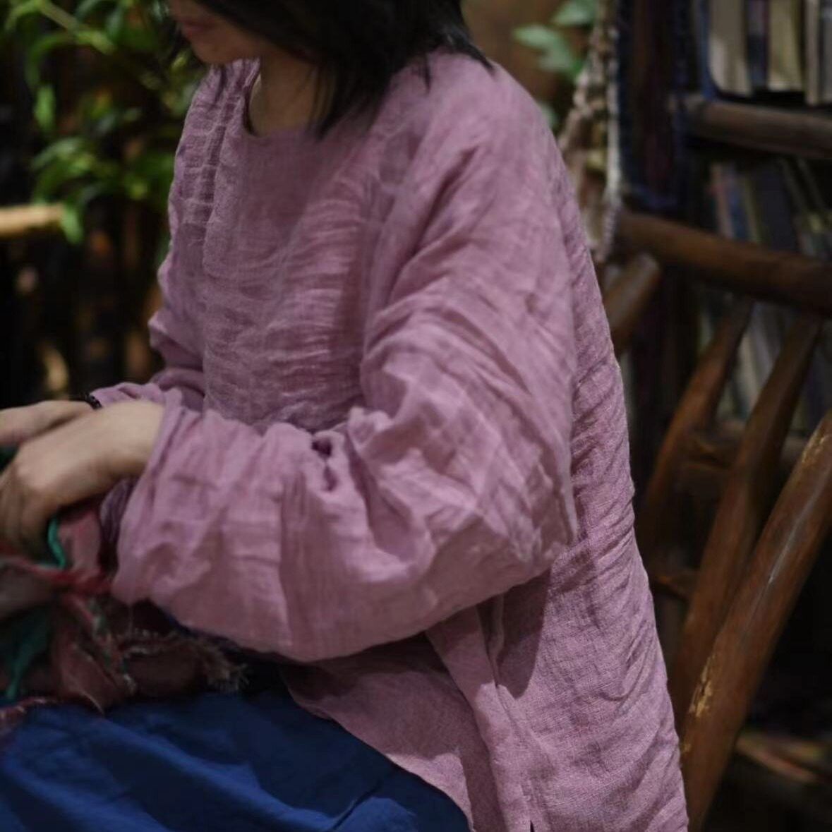 文艺色织工艺亚麻圆领套头小衫