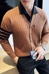 秋冬男士假两件针织衫开衫衬衫领时尚条纹毛衣外套驼色M93103-P93图片
