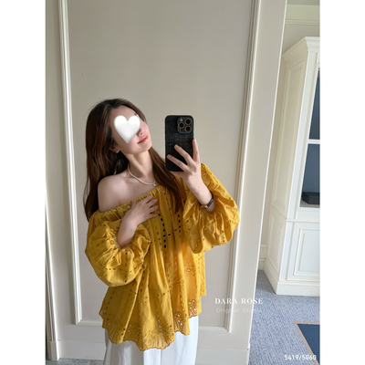DARA ROSE-好显白的橘色法式高端重工刺绣钩花镂空设计一字肩小衫
