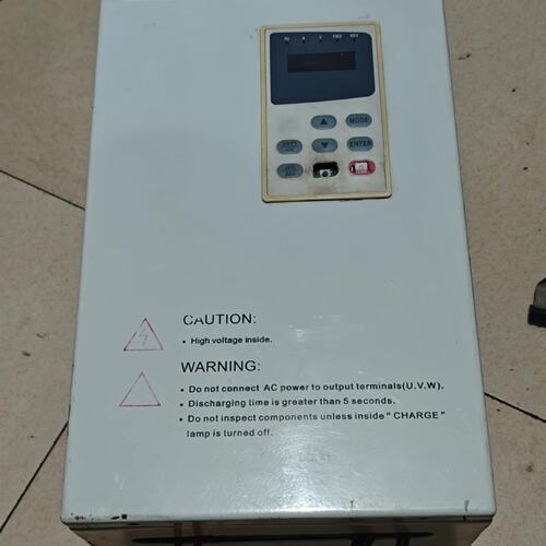 紫日变频器，型号ZVF9-G0150T4，15Kw，380v议价
