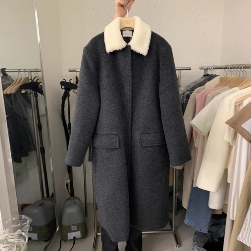 羊羔毛拼接加厚宽松毛呢外套女