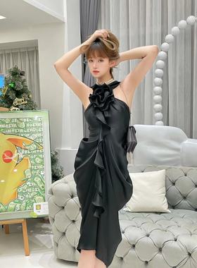 越南MUSTHAVE x 王车车绸缎交叉吊带裙立体花朵荷叶铅笔裙正品