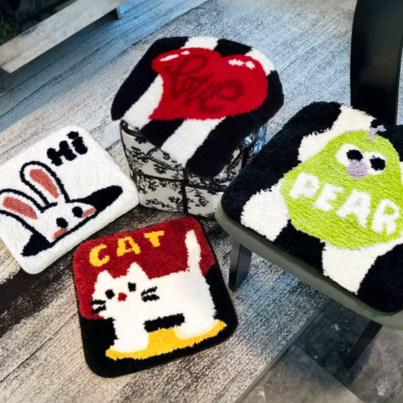 坐垫屁股垫卡通异形植绒坐垫柔软餐厅椅子垫办公室防滑汽车坐垫