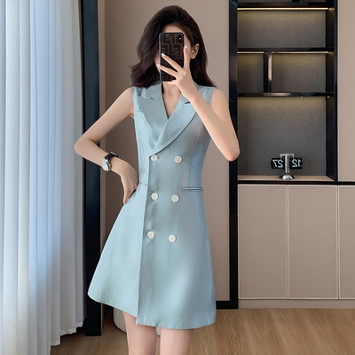 别致设计感无袖连衣裙女2024春夏季新款高级感双排扣职业工装裙子