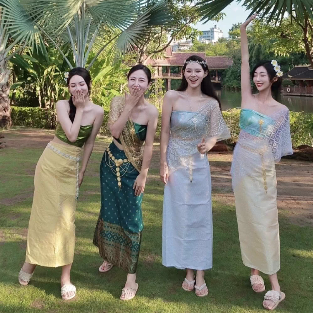 出租西双版纳民族特色傣族服装网红同款显瘦影楼写真旅游拍照