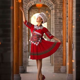 出租贵州苗族服装女云南侗族少数民族服饰成人刺绣服舞蹈演出衣服