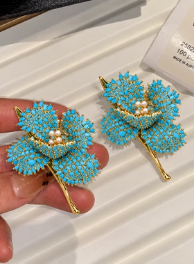 蓝松石色立体玫瑰花胸针时尚别针