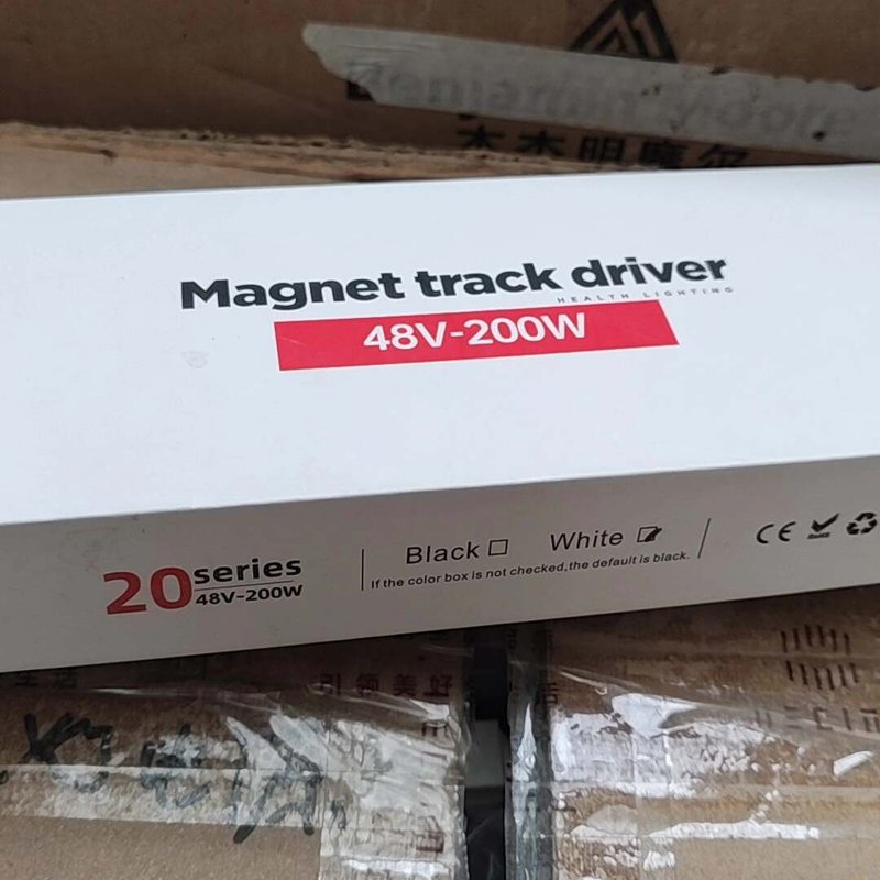 议价48V-200W磁吸轨道灯驱动器，原包装未拆封，配件齐全