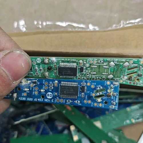 议价pic16f726一色在板 86张 160 部分