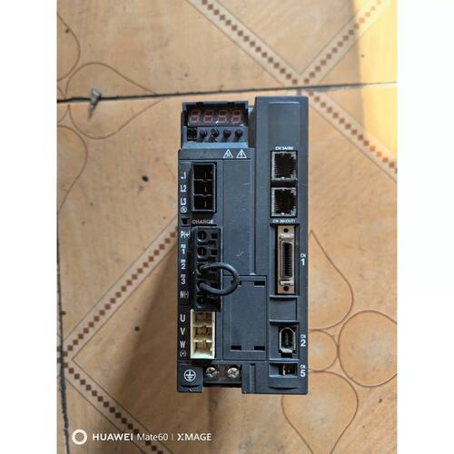 议价驱动器 RYH751F5-VV2 750W 成色如图