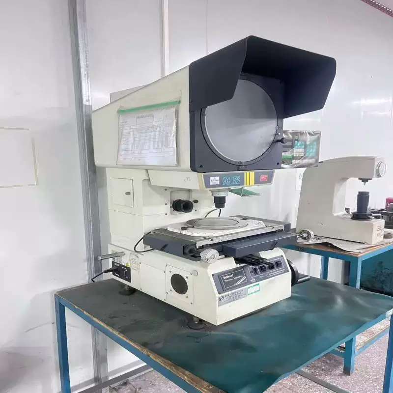 议价万濠CPJ-3020AZ投影仪，广东万濠，300m可维修