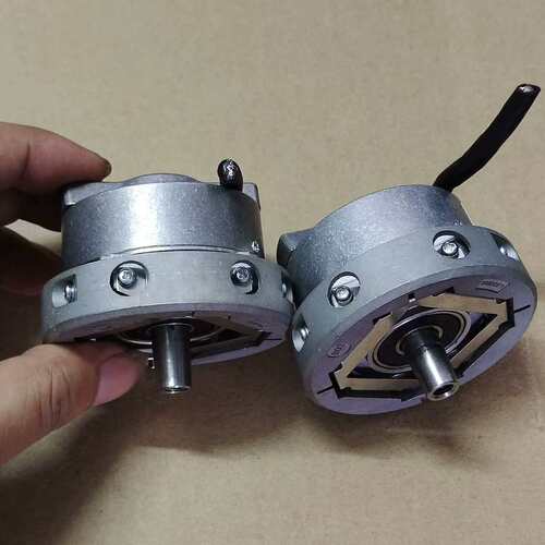 议价I编码器EA53C9.25-B23-TH5N2J，成色漂