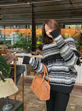 bigyu  一字肩复古流苏条纹厚毛衣女秋冬露肩宽松长袖针织衫上衣