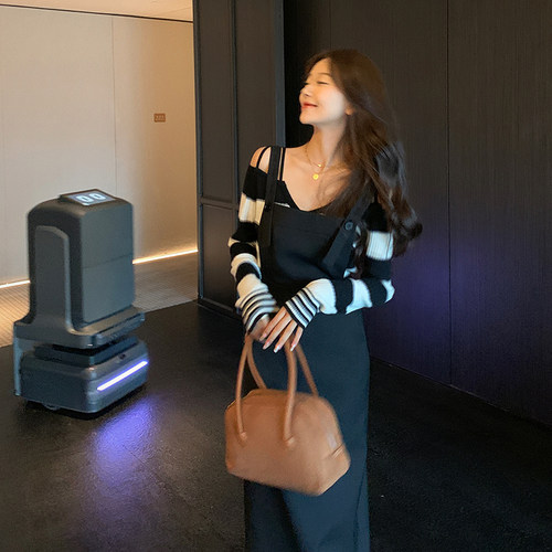 bigyu 黑色西装面料背带裙女春秋气质通勤后开叉中长款无袖连衣裙