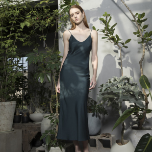 喀啦CARABLUE气质修身百搭 V领吊带连衣裙KB241MWO0025