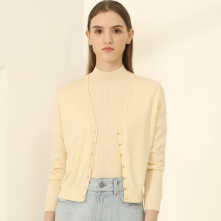 blue 时尚 喀啦 女装 休闲舒适v领KB221MKC0005 针织衫 cara