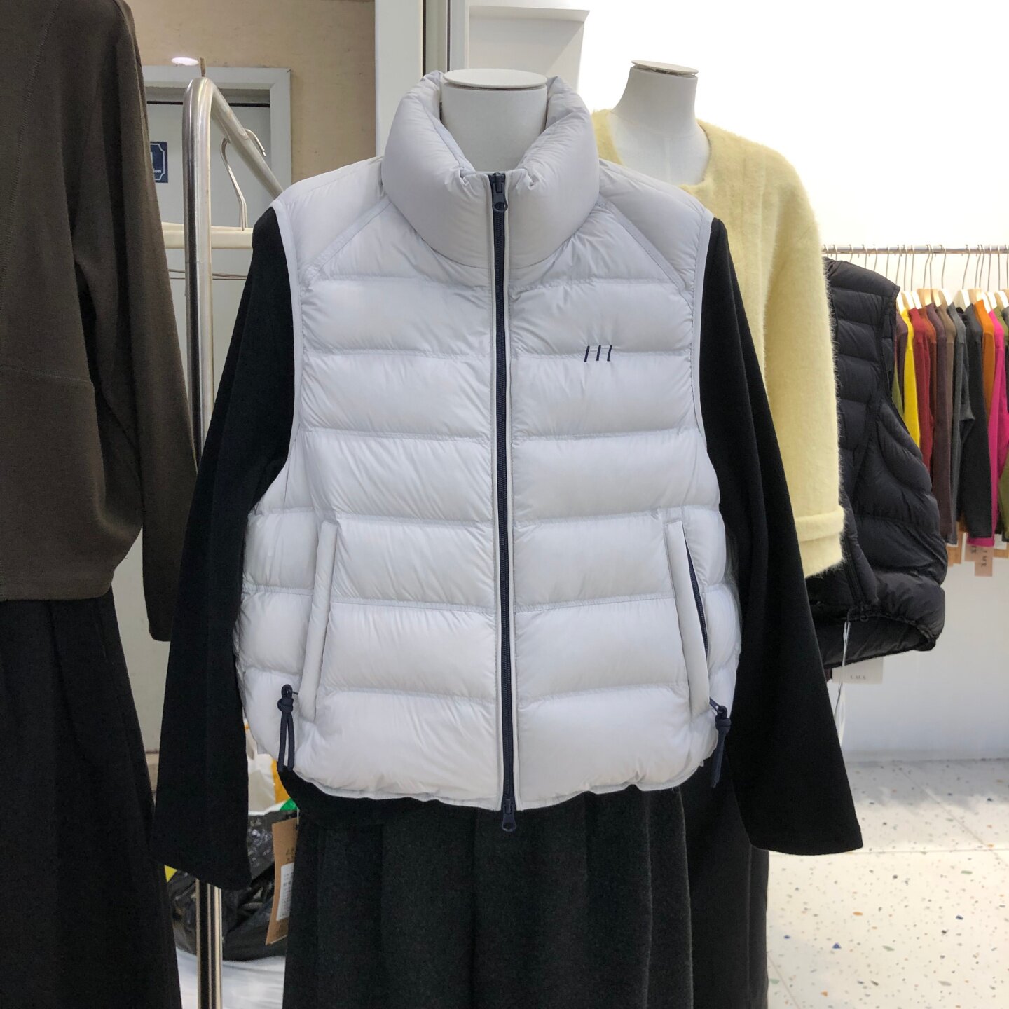羽绒马甲女2026冬新款韩版宽松休闲立领面包服白鸭绒坎肩LMX6802