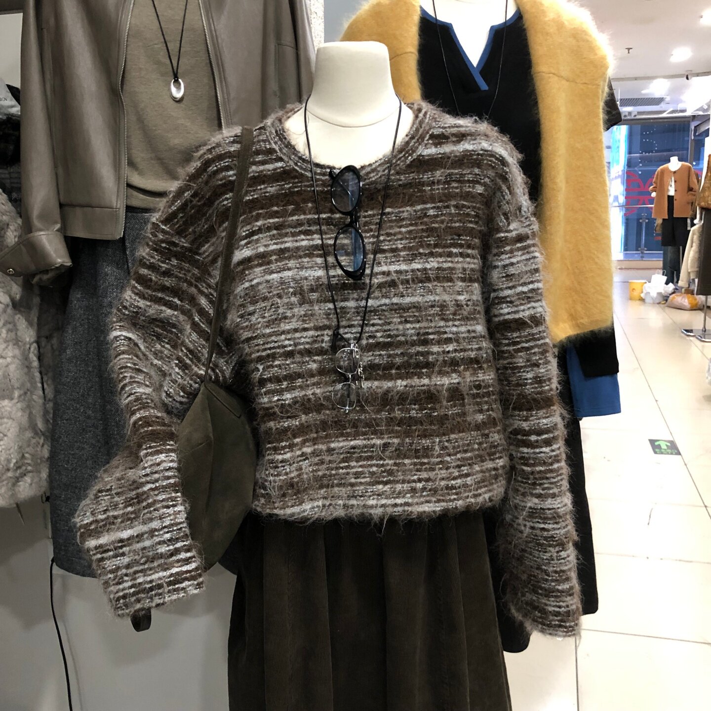 混色条纹拉毛卫衣女2026秋冬新款韩版宽松圆领套头衫上衣MG26092