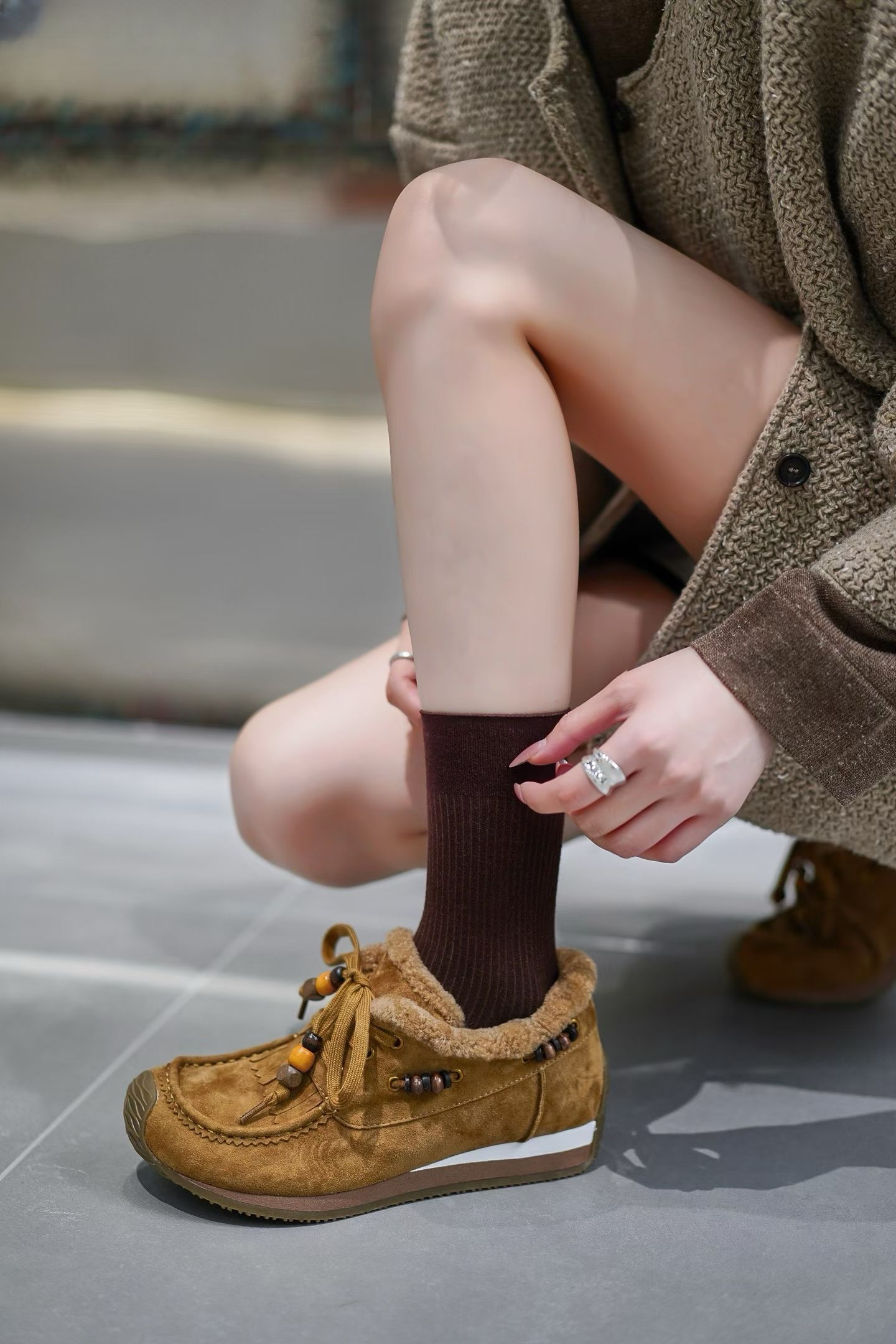 美步鞋坊2025冬季新款磨砂真皮圆头串珠流苏系带厚底加绒保暖棉鞋