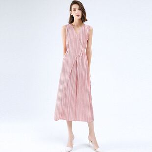 褶皱宽松原创连衣裙2026设计光感连衣裙女色拼接女纯中长款夏全系