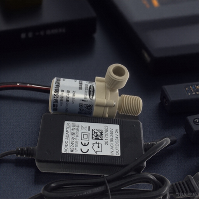 十二寸直流水泵湖南小型地泵直流电潜水泵微型胶水泵