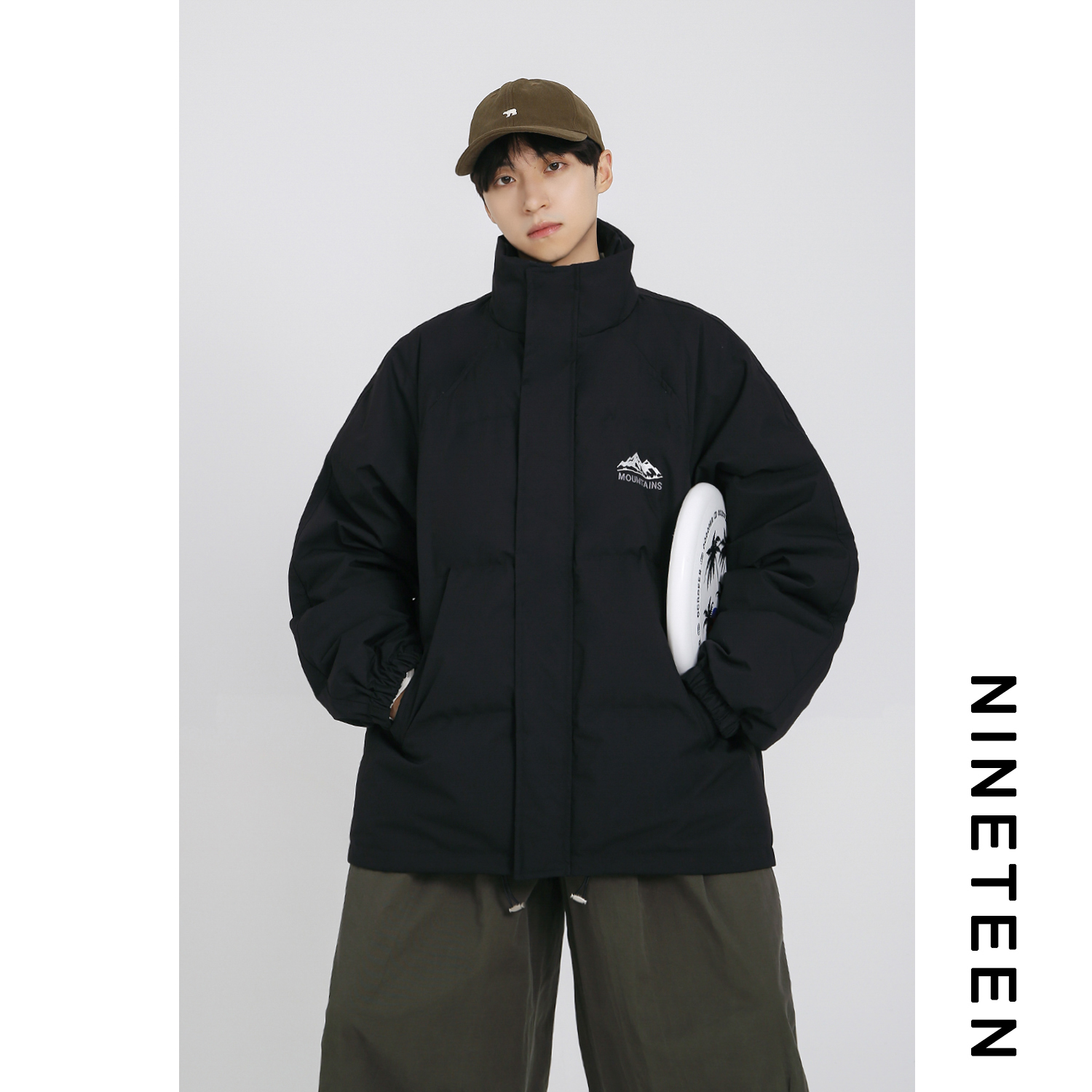 情侣潮牌立领刺绣羽绒服