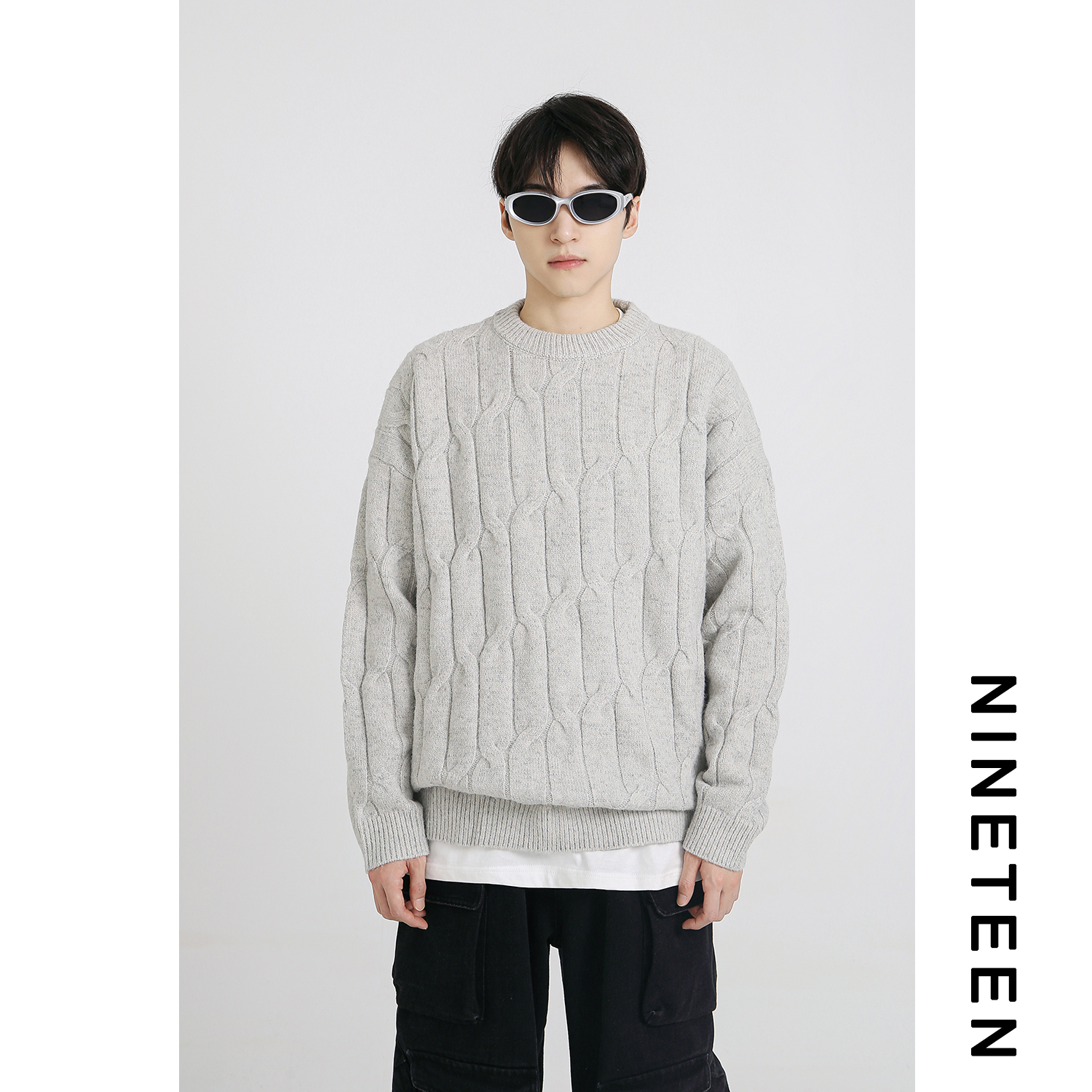 情侣款纯色简约麻花毛衣