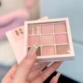 很会做眼影 holika惑丽客九色眼影盘低饱和度大地色水蜜桃盘