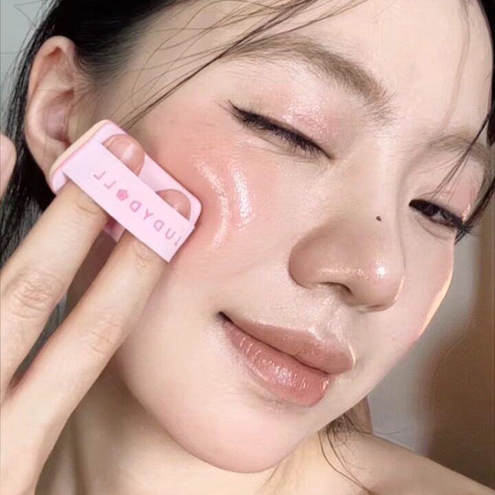 淡颜水光日杂感通透融肤不融妆 橘朵水光感腮红膏04春吹杏裸色